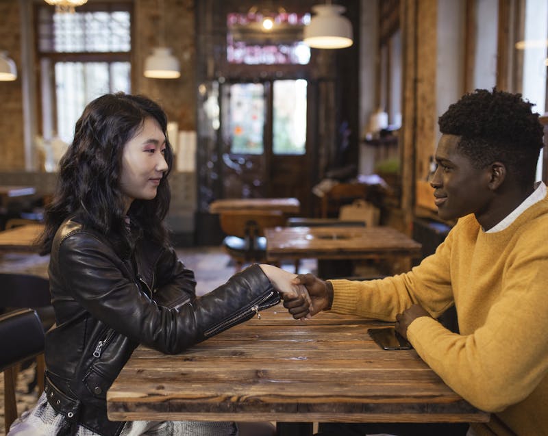 two people having their first date